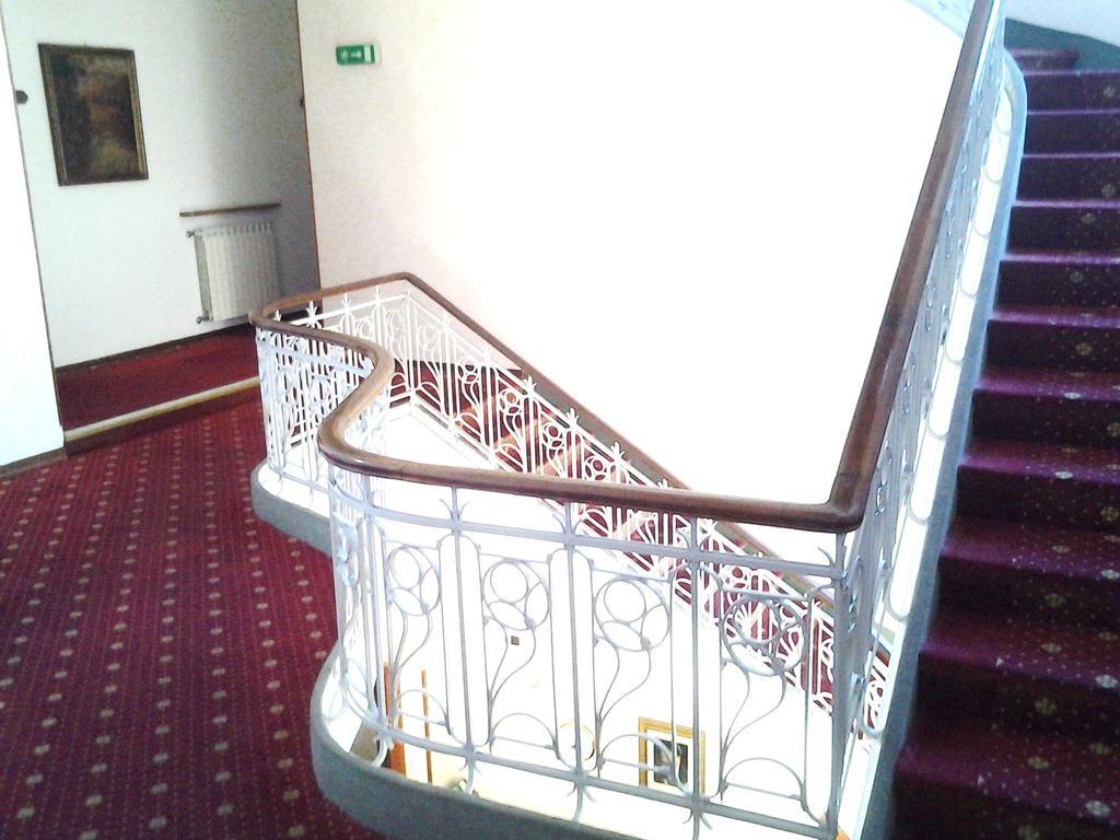 Hotel Nuovo Suisse Алассио Экстерьер фото